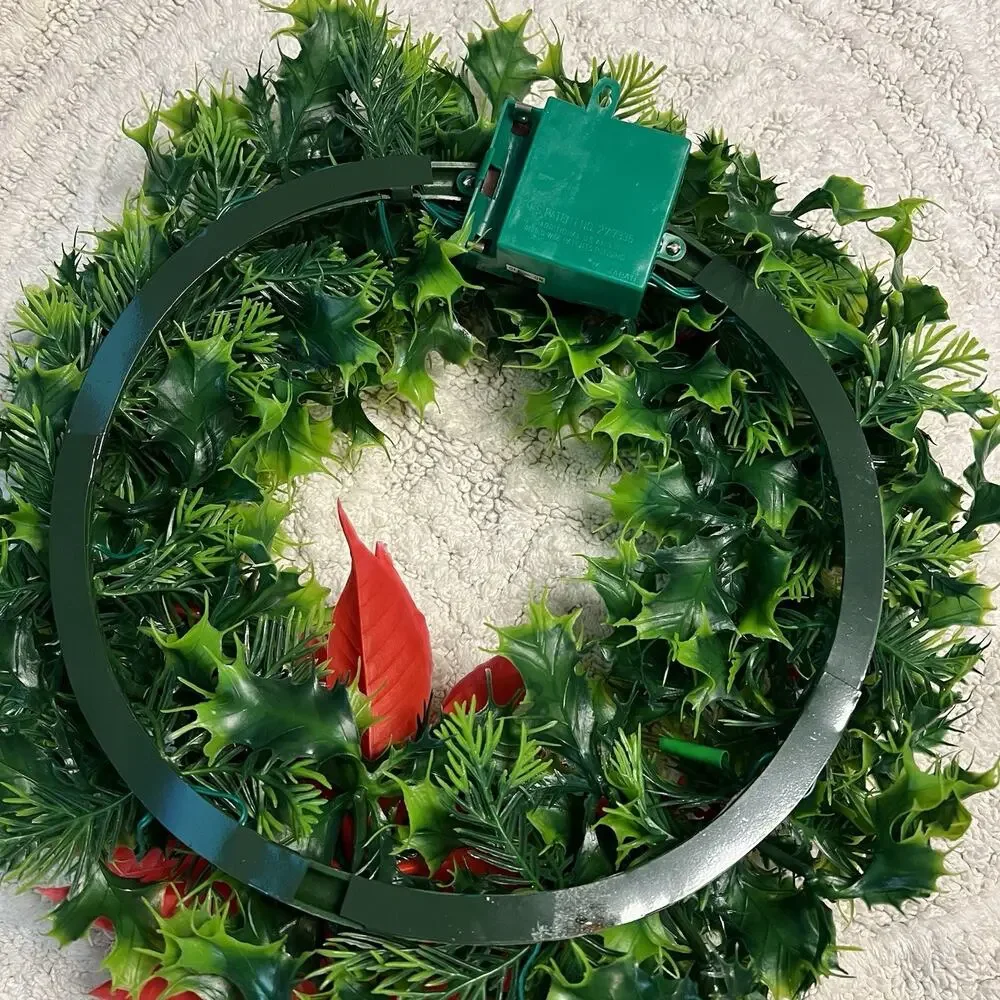Vintage Mid Century Plastic Holly Wreath Poinsettia Twinkling Lights Christmas